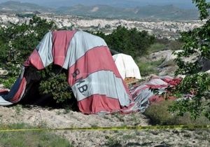 KAPADOKYA’DA İKİ BALON ÇARPIŞTI